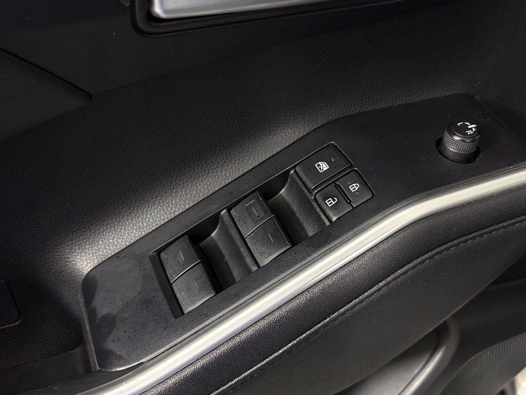 Used 2024 Toyota Highlander XLE FWD image 15