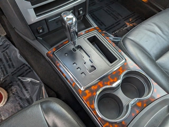 Used 2010 Chrysler 300 Limited image 17