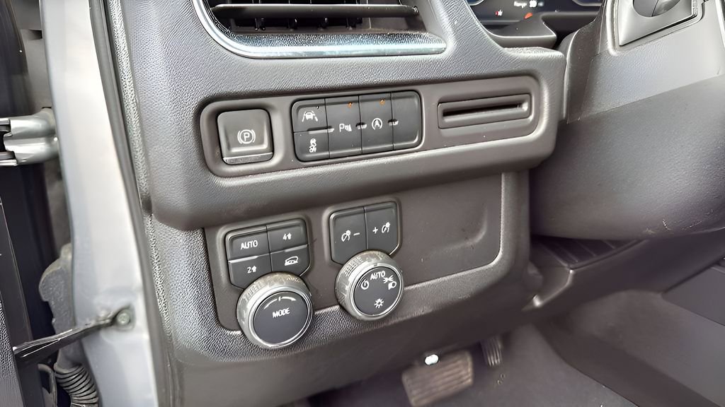 Used 2024 Chevrolet Tahoe LT image 22