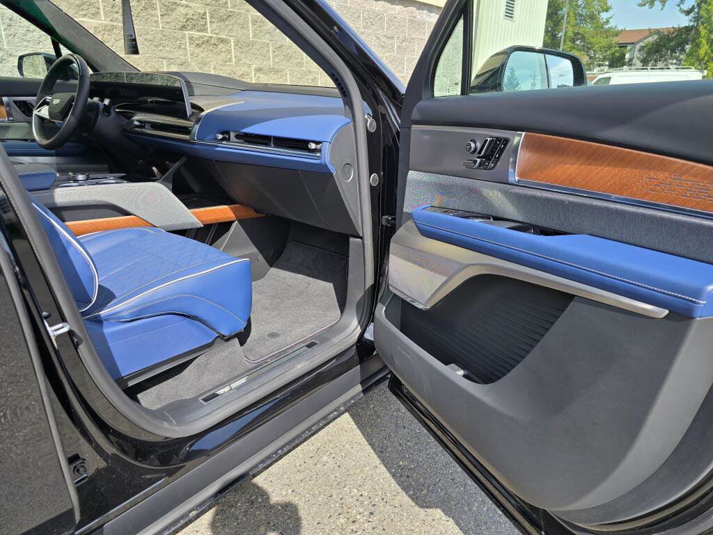 New 2026 Cadillac Vistiq Premium Luxury AWD/4WD image 19