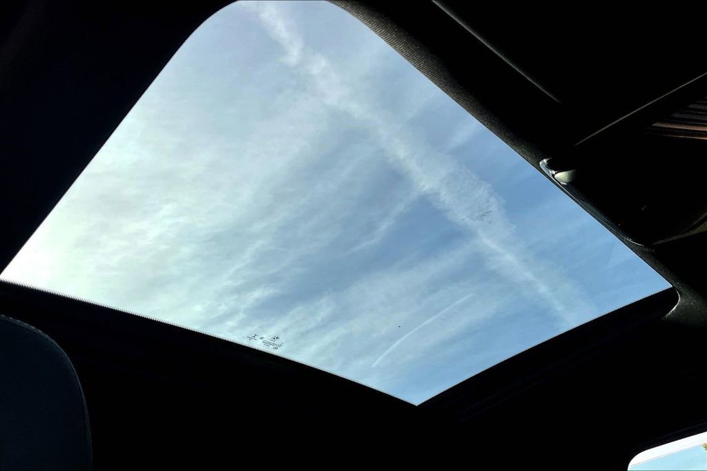 Used 2019 BMW 330i Sedan w/ Convenience Package RWD image 15