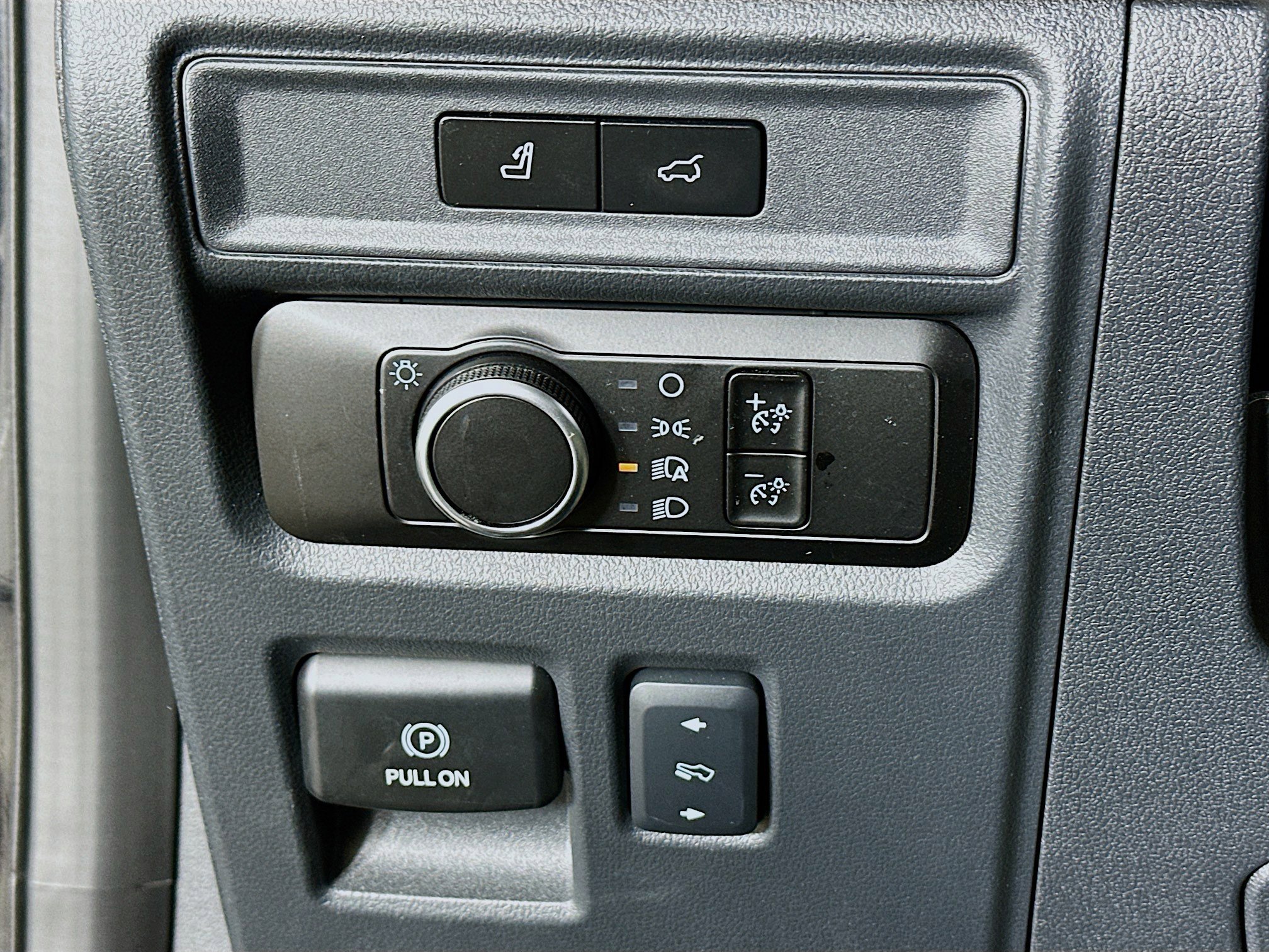 Used 2024 Ford Expedition XLT image 17