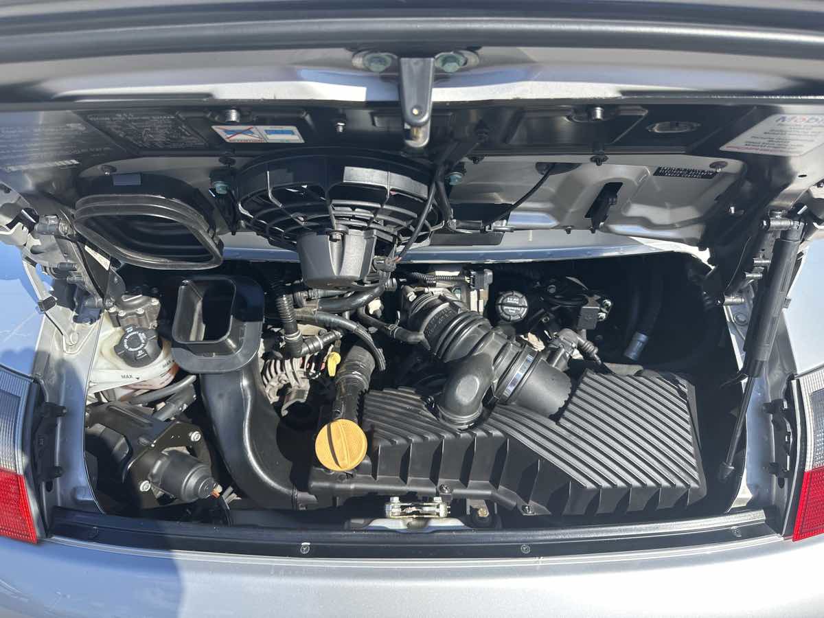 Used 2001 Porsche 911 Cabriolet image 15