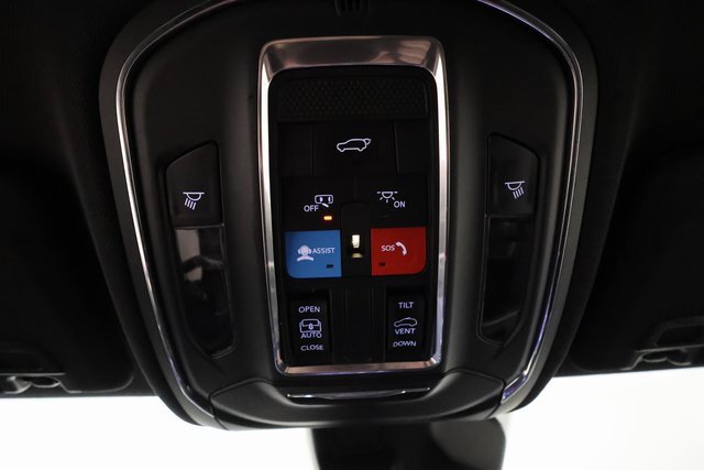 Used 2023 Jeep Grand Cherokee Altitude image 21