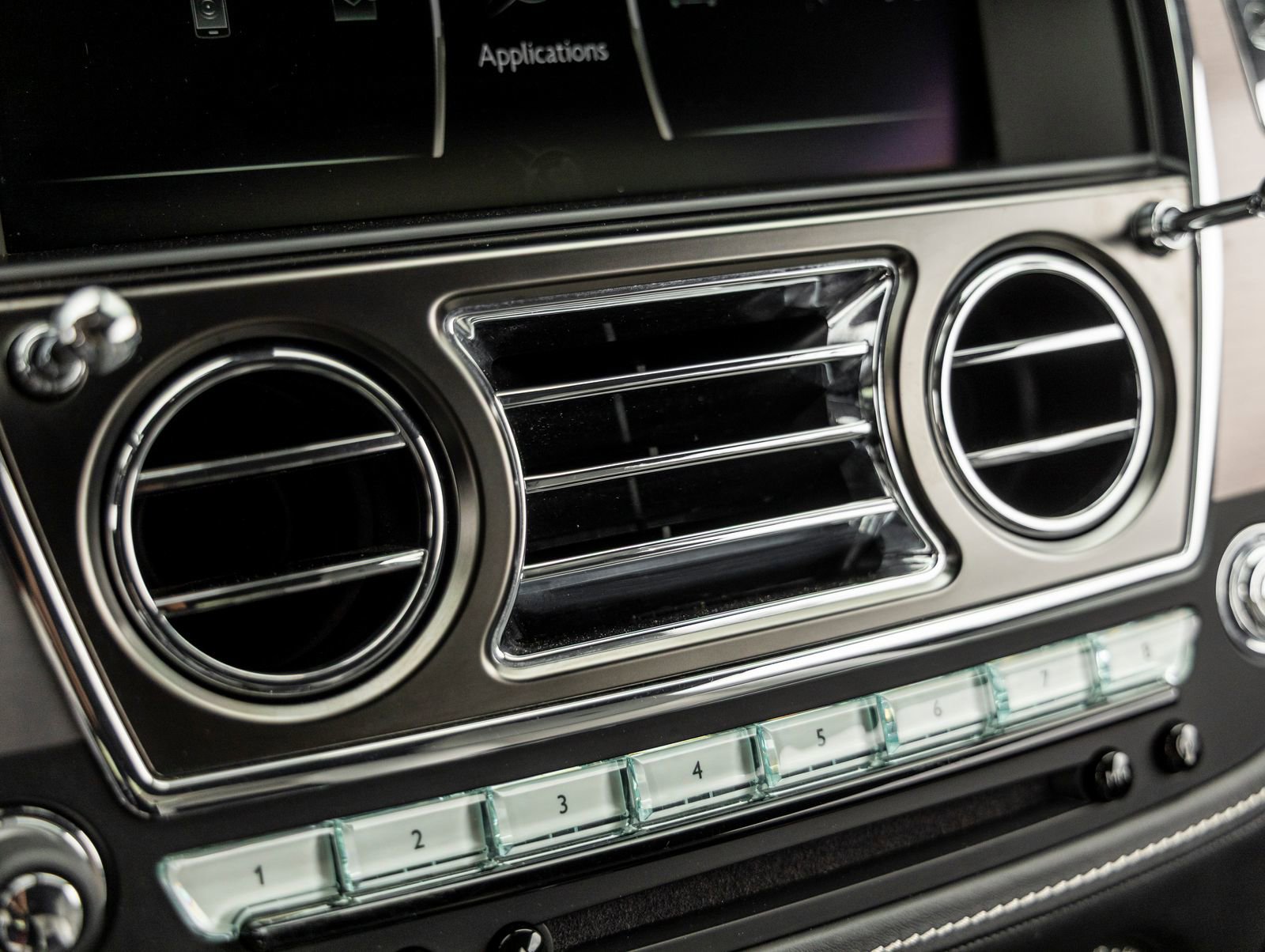 Used 2018 Rolls-Royce Wraith RWD image 38