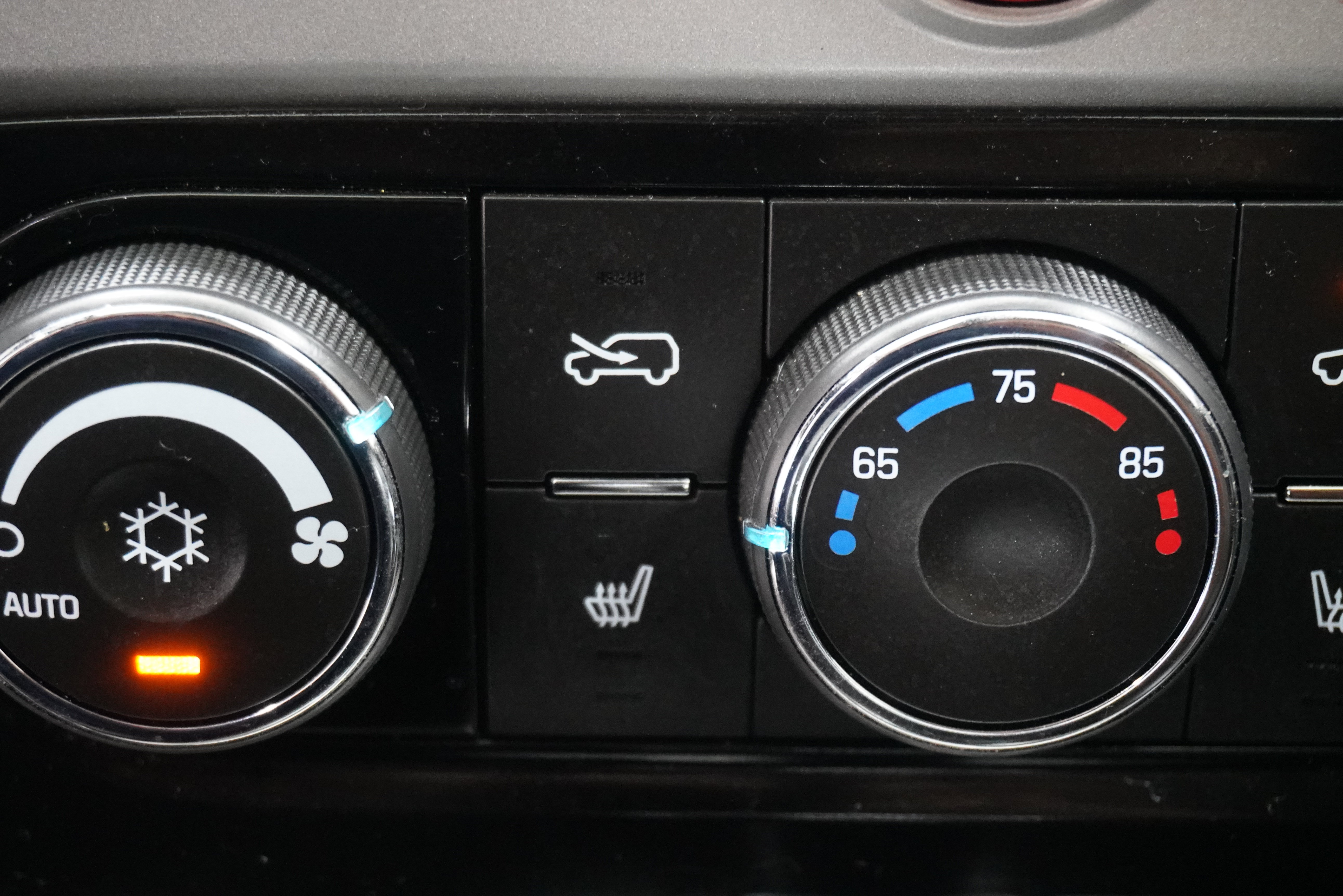 Used 2015 Chevrolet Captiva Sport LT w/ Convenience Package FWD image 20