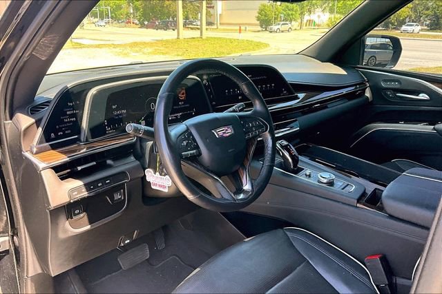 Used 2023 Cadillac Escalade Premium Luxury AWD/4WD image 14