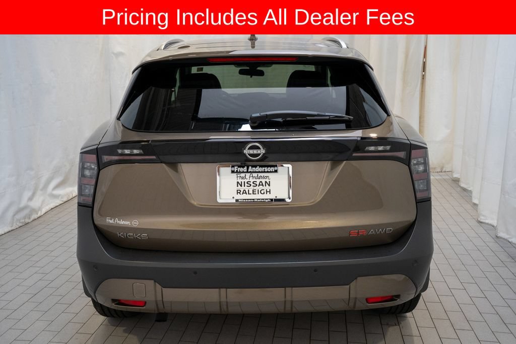 Used 2025 Nissan Kicks SR AWD/4WD image 4