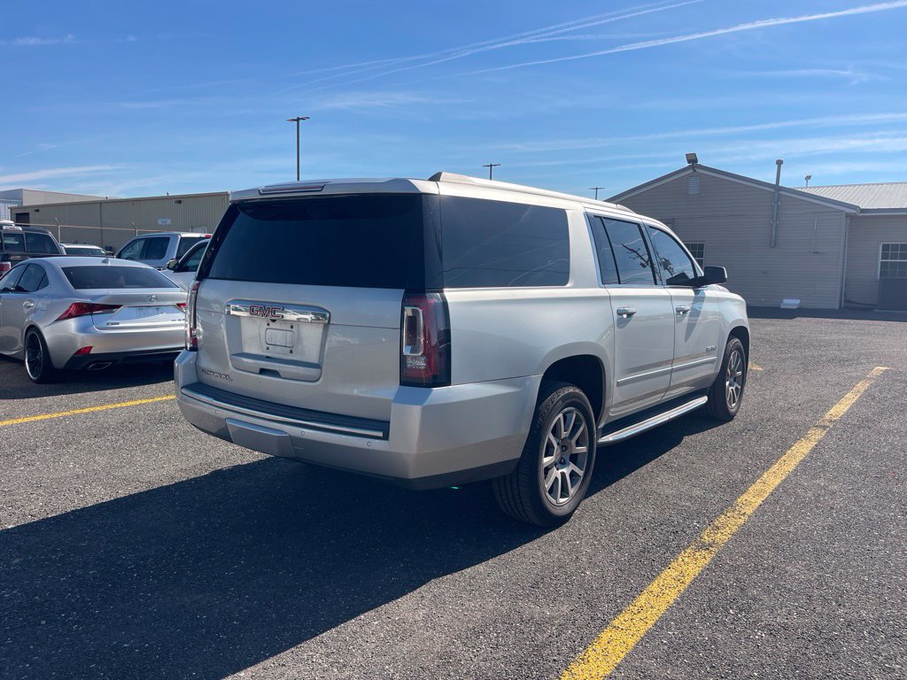 Used 2017 GMC Yukon XL Denali w/ Open Road Package AWD/4WD image 5
