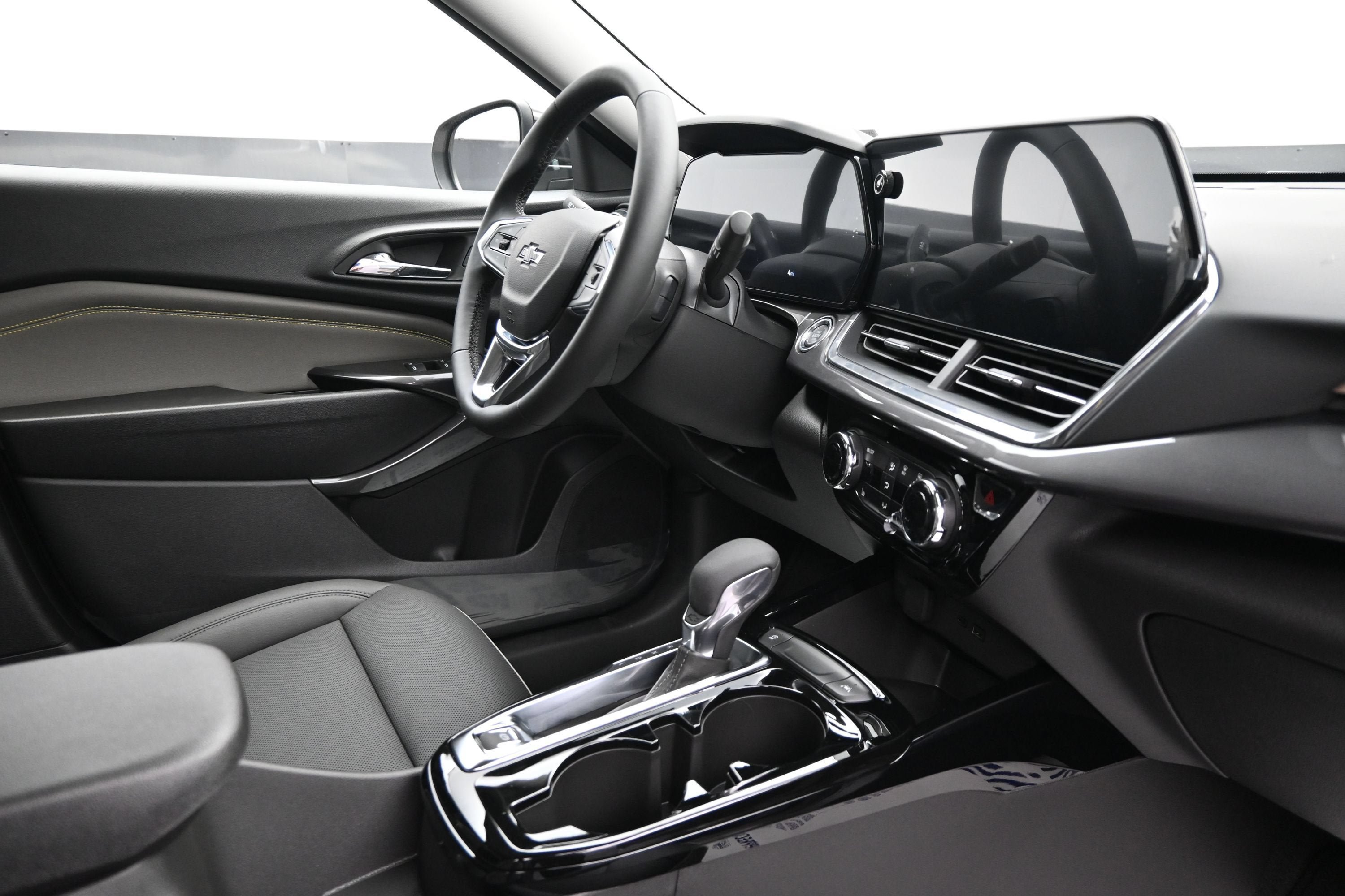 New 2026 Chevrolet Trax ACTIV w/ Driver Confidence Package FWD image 30