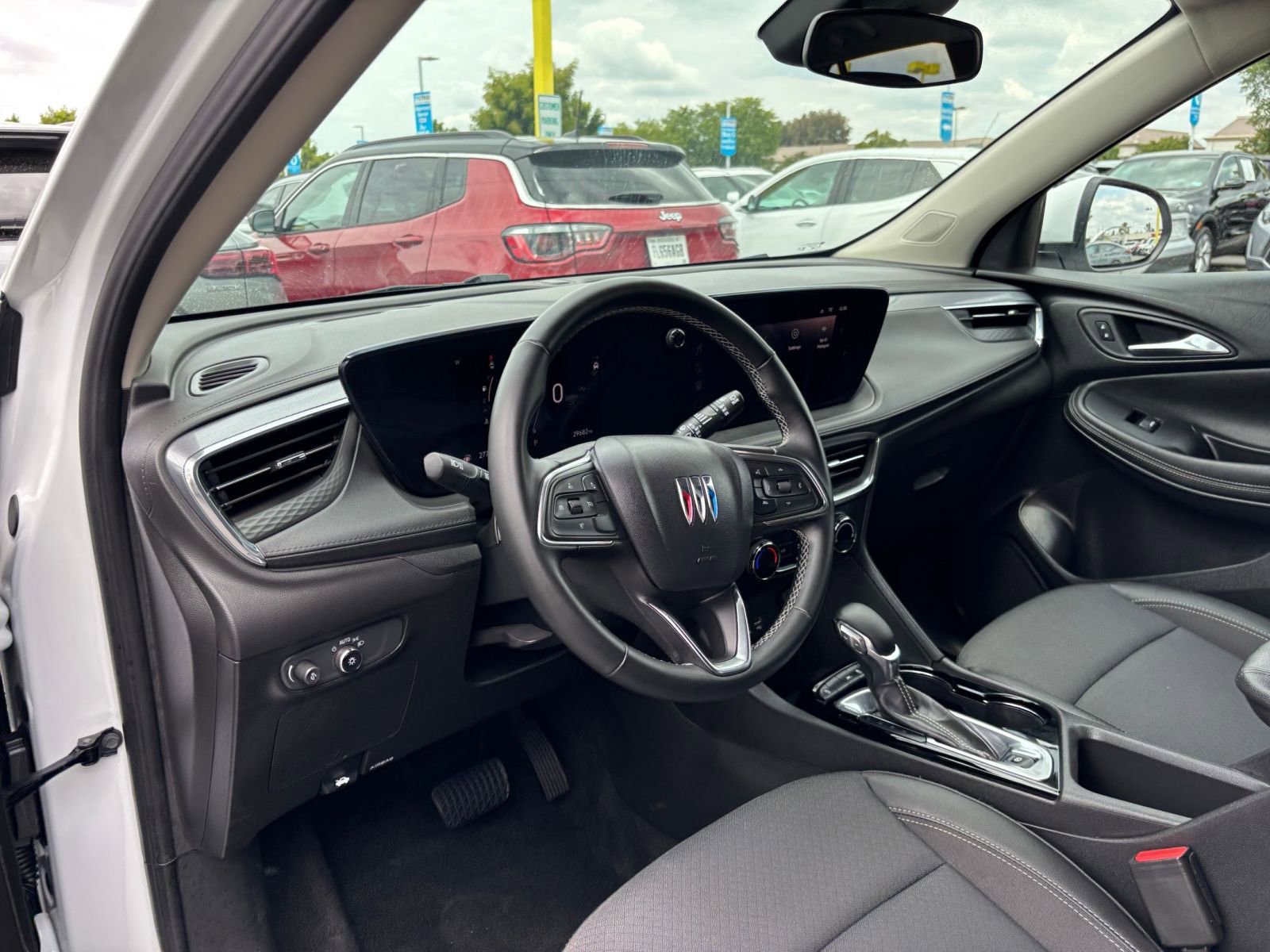 Used 2025 Buick Encore GX Preferred FWD image 33