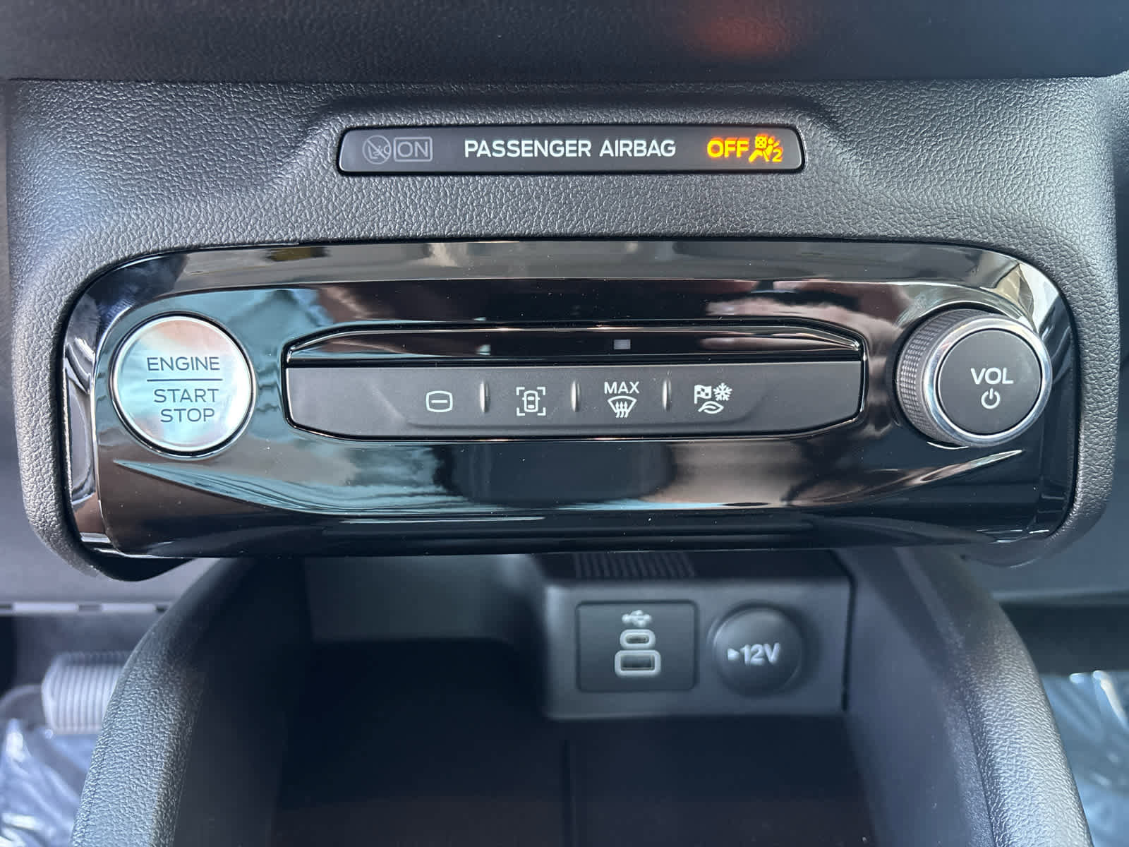 New 2025 Ford Escape SE image 10