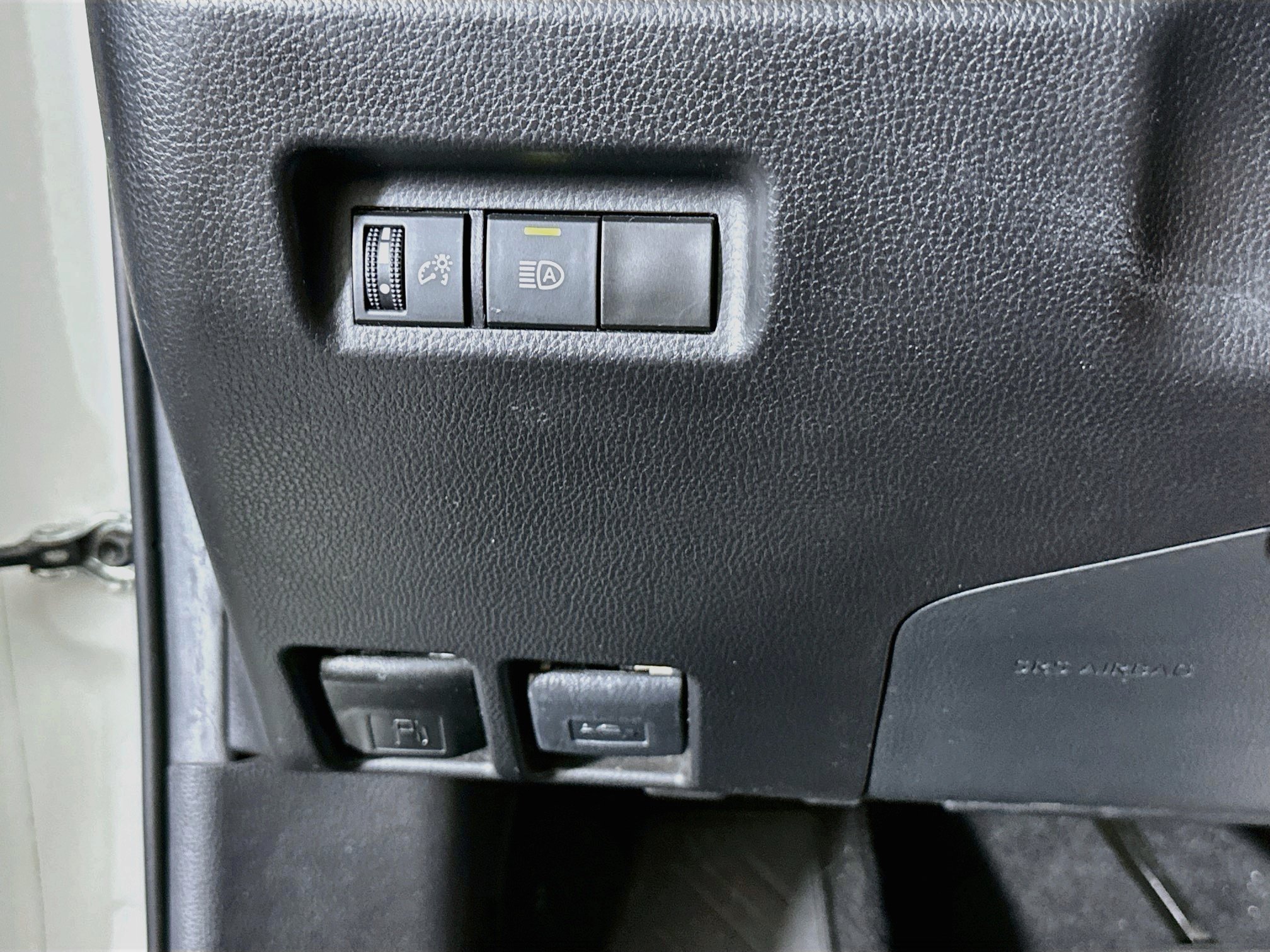 Used 2021 Toyota RAV4 LE FWD image 16