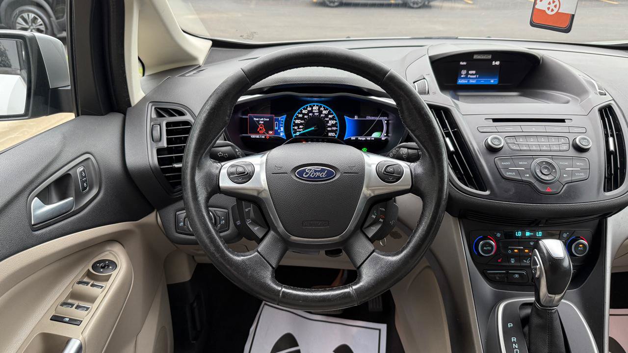 Used 2017 Ford C-MAX Energi SE w/ Equipment Group 402A FWD image 13