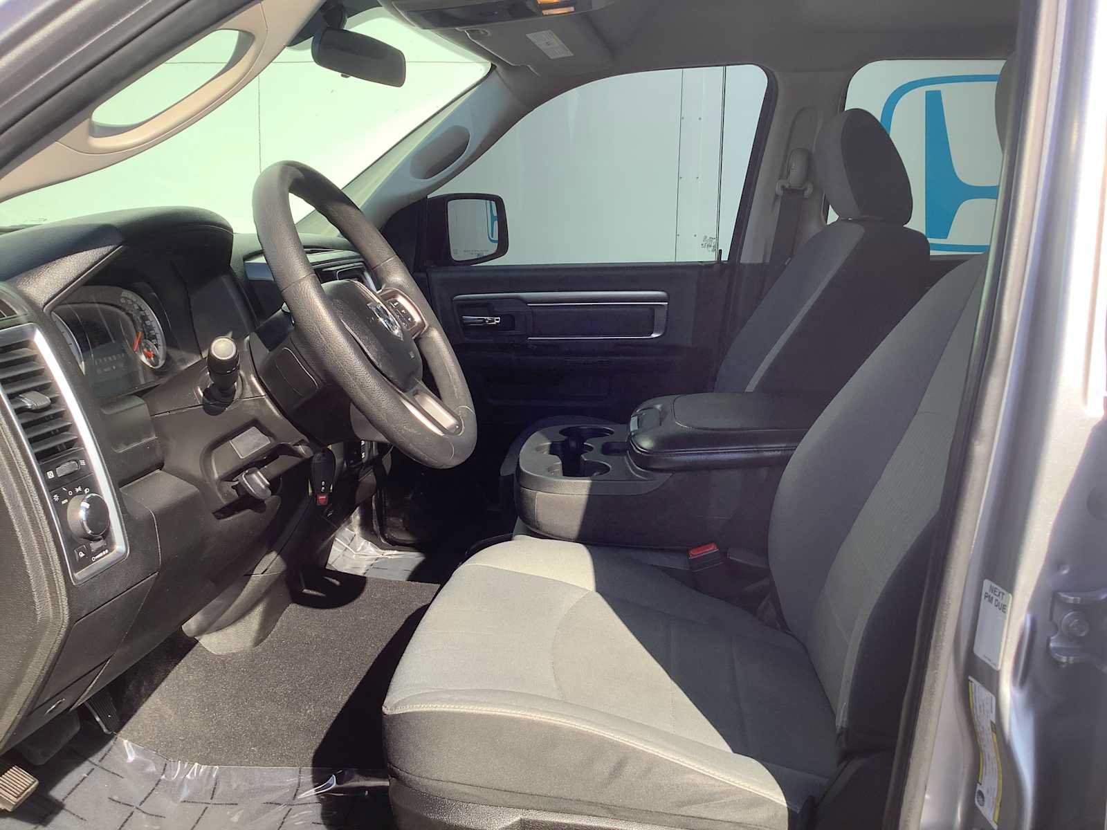 Used 2021 RAM 1500 Classic SLT AWD/4WD image 3