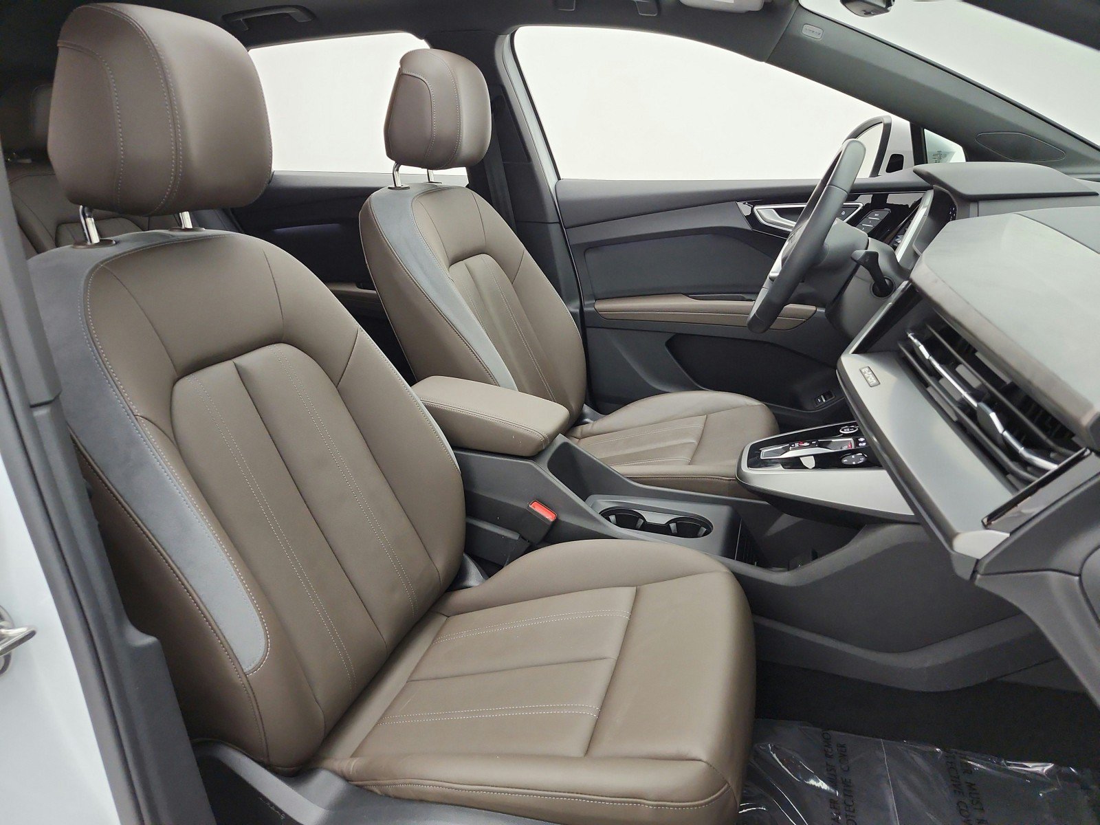 Used 2023 Audi Q4 e-tron Premium w/ Convenience Package RWD image 20