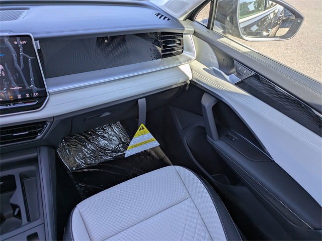 New 2026 Volkswagen Tiguan SE image 17