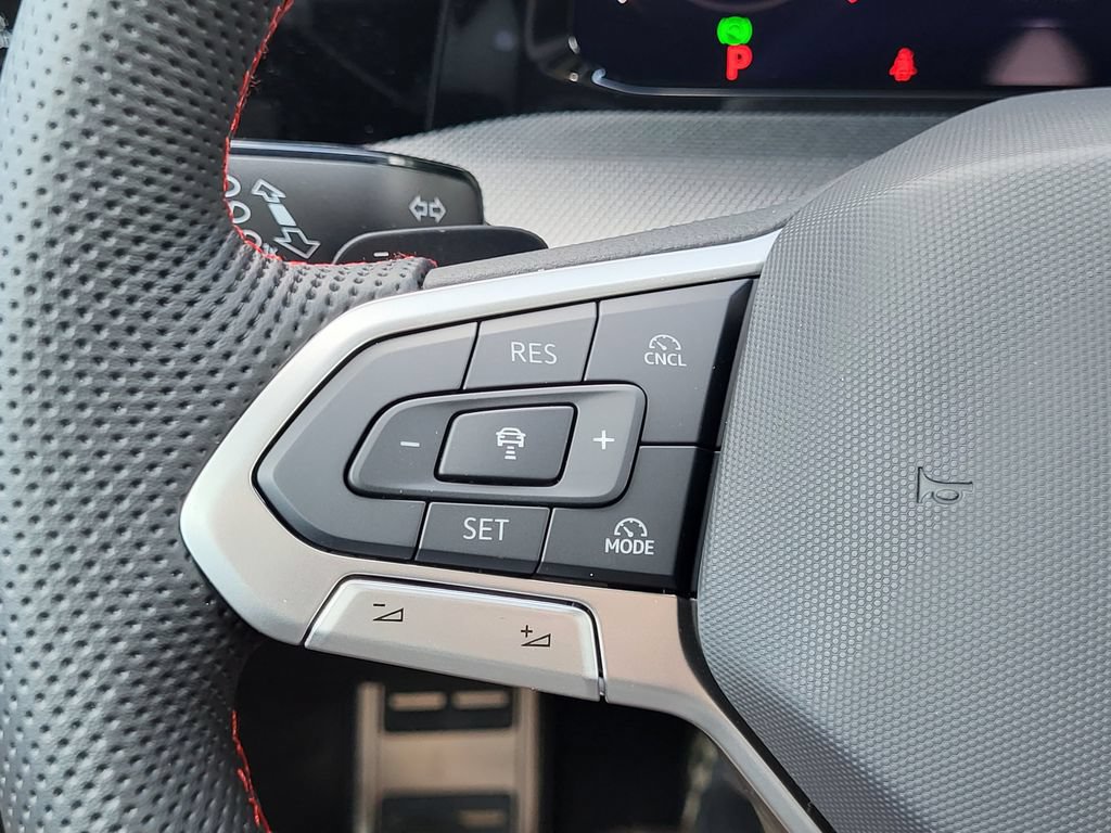 New 2026 Volkswagen Golf SE FWD image 17
