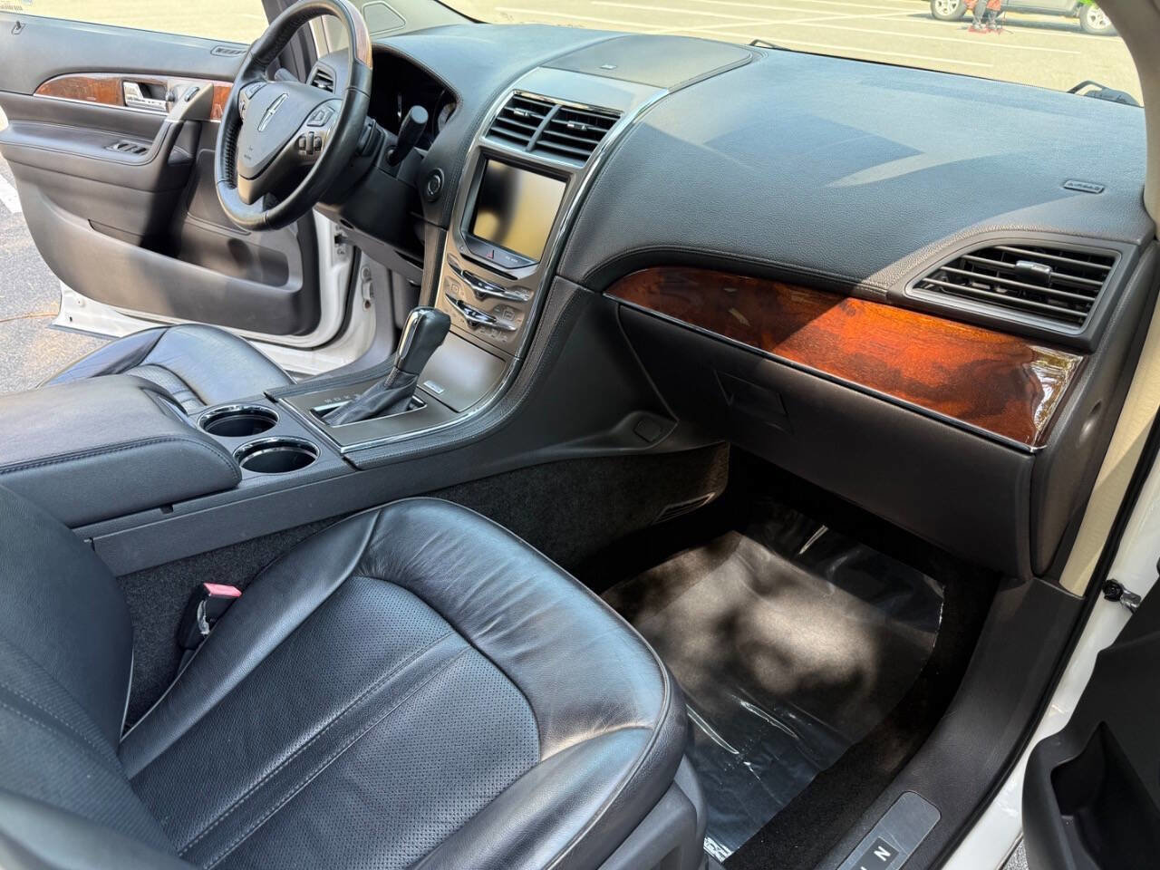 Used 2015 Lincoln MKX AWD w/ Equipment Group 102A image 19