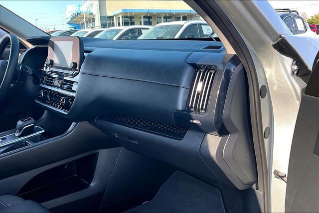 Certified 2025 Nissan Pathfinder SV image 22