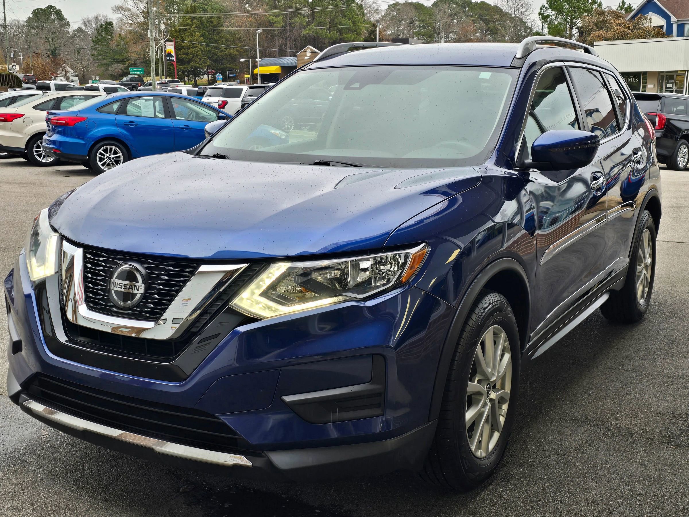 Used 2020 Nissan Rogue SV image 7