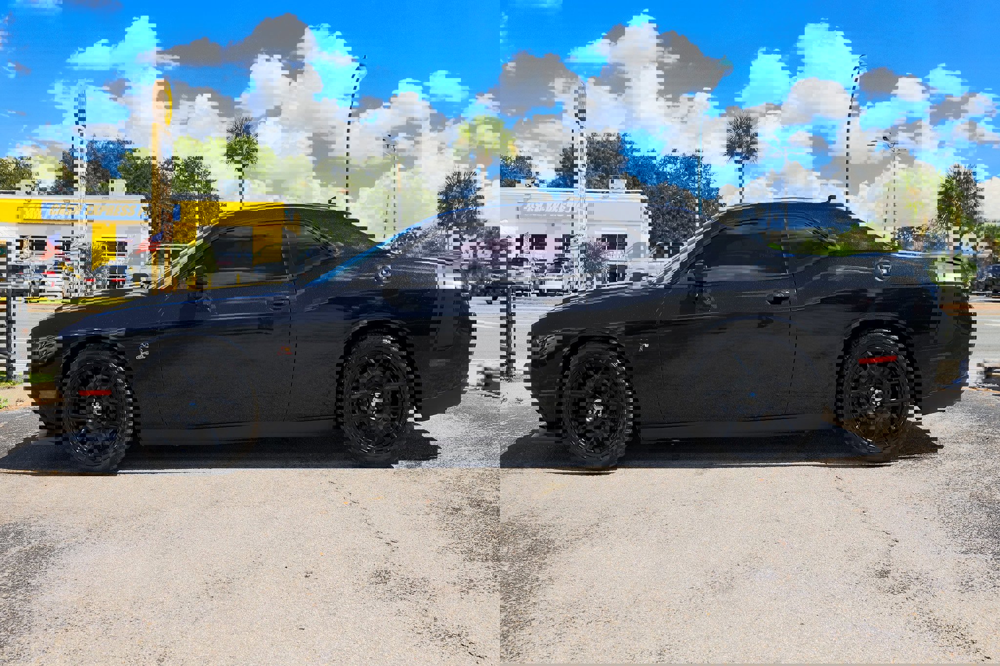 Used 2015 Dodge Challenger R/T Scat Pack w/ Scat Pack Appearance Package image 8