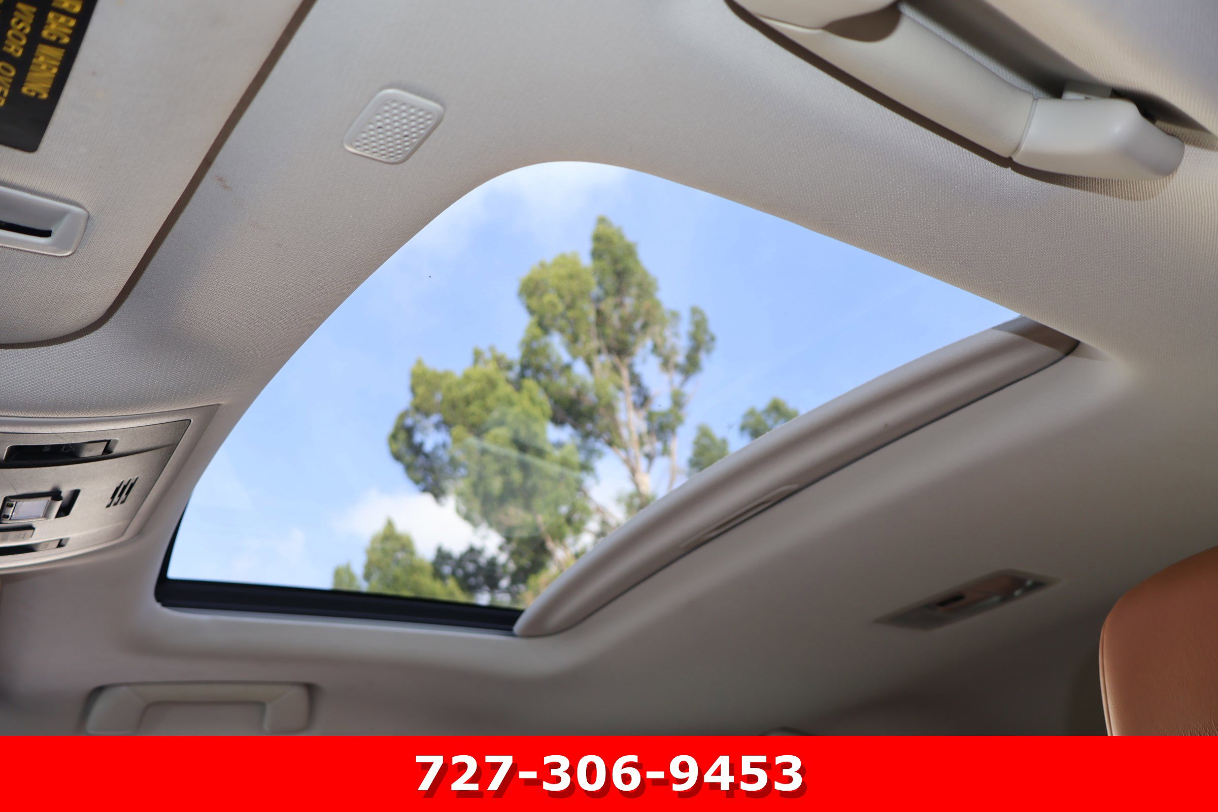 Used 2019 Lexus UX 250h w/ Premium Package image 5