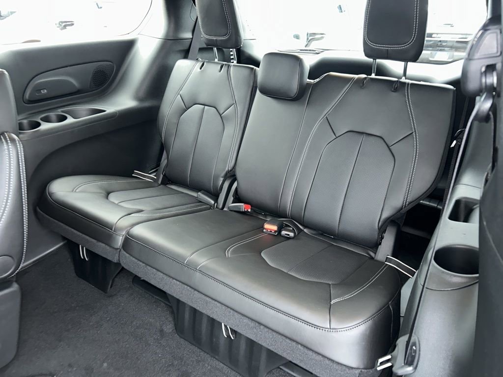 New 2026 Chrysler Pacifica Select image 19