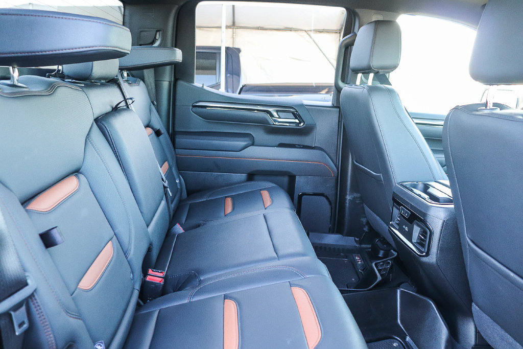 Used 2025 GMC Sierra 1500 AT4 AWD/4WD image 18