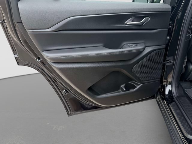 New 2026 Jeep Grand Cherokee L 4WD image 13