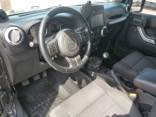 Used 2011 Jeep Wrangler Unlimited Sahara w/ Dual Top Group AWD/4WD image 19