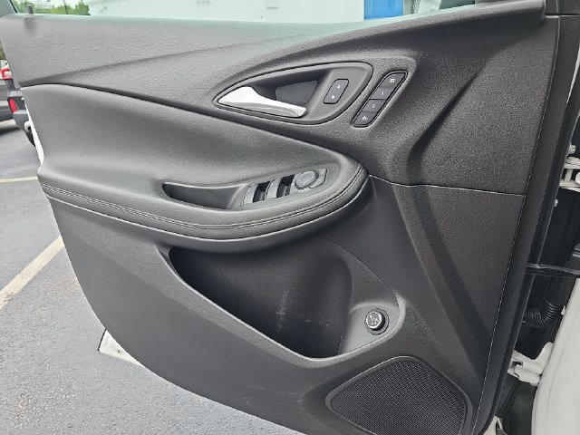 Used 2023 Buick Encore GX Essence w/ Experience Buick Package FWD image 31