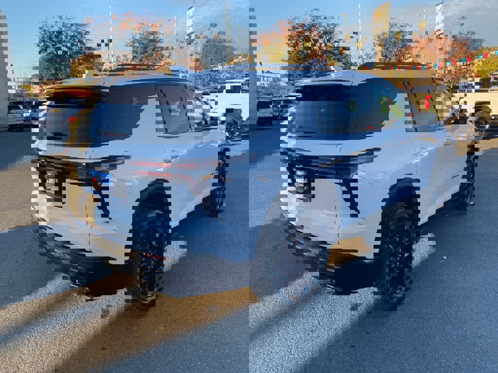 New 2026 Chevrolet Traverse LT w/ Midnight/Sport Edition image 10