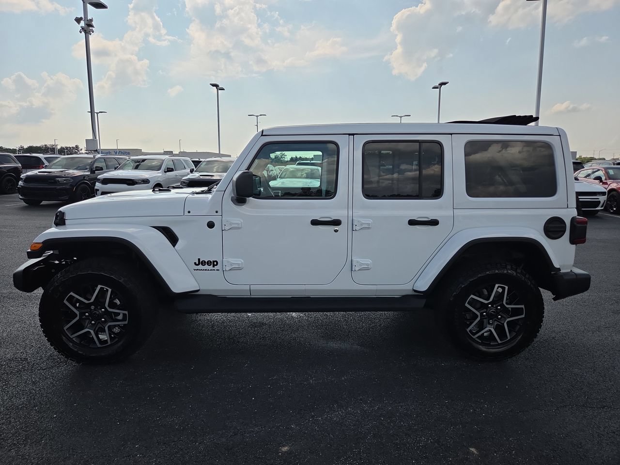 New 2027 Jeep Wrangler Unlimited Sahara AWD/4WD image 28