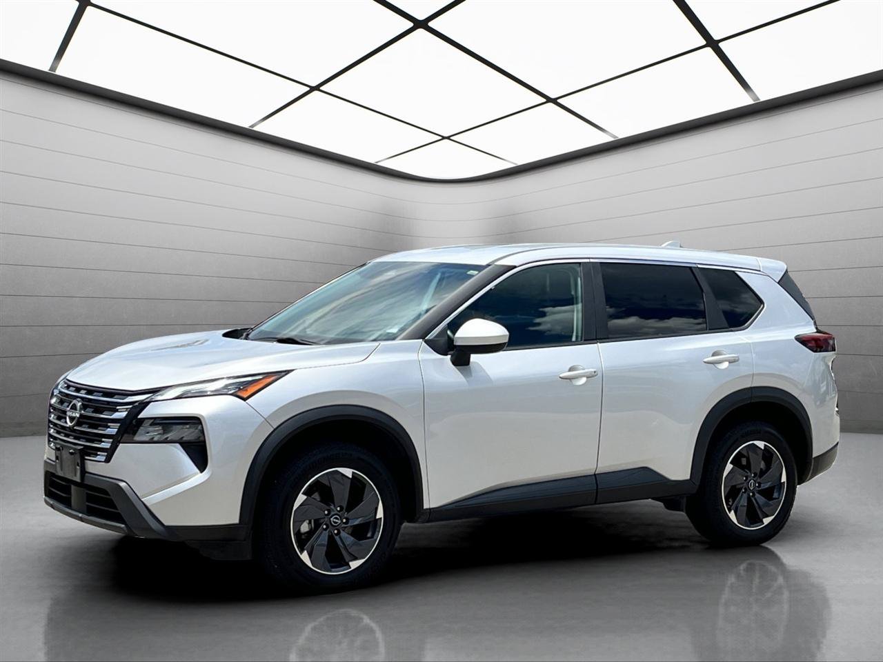 Used 2024 Nissan Rogue SV FWD image 1