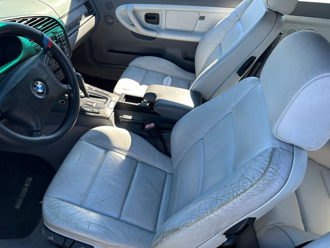 Used 1999 BMW 323i Convertible image 10