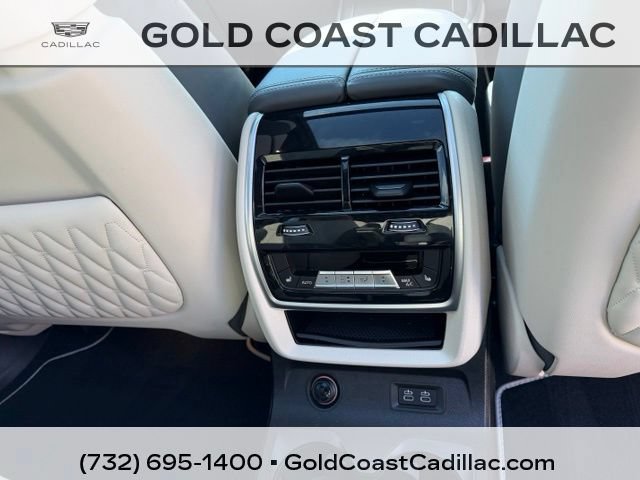 Used 2025 BMW X7 M60i AWD/4WD image 9