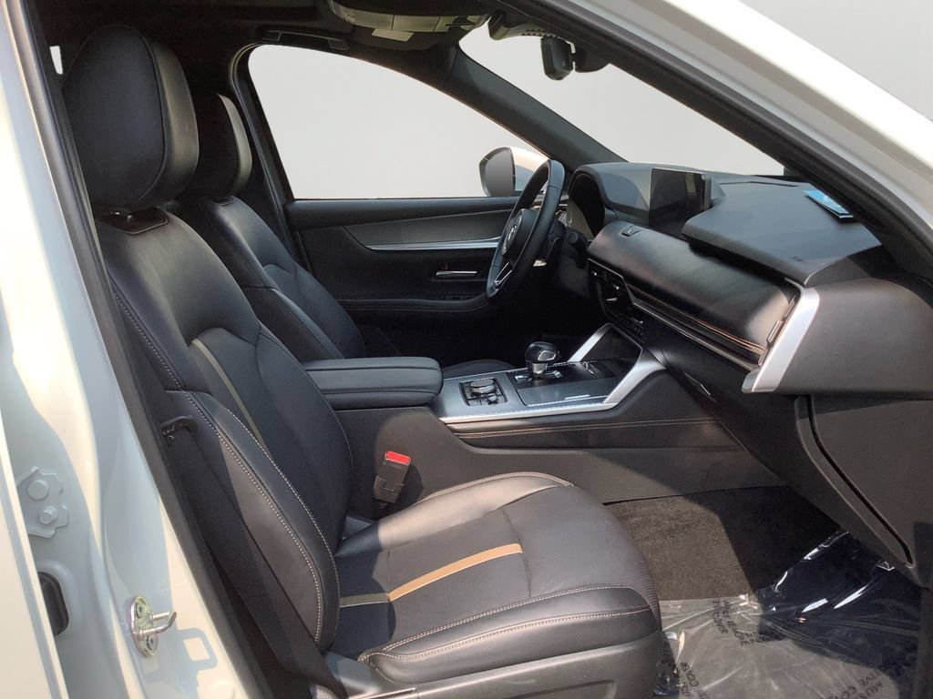 Used 2024 MAZDA CX-90 Plug-In Hybrid w/ Premium Plus AWD/4WD image 27
