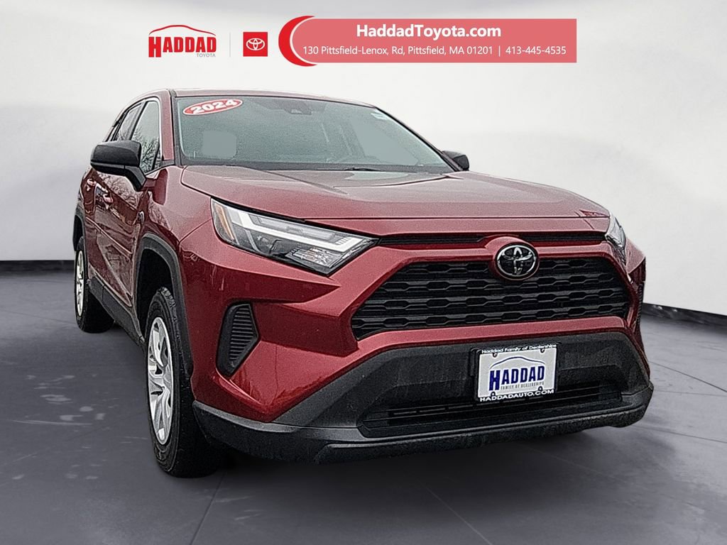 Used 2024 Toyota RAV4 LE image 7