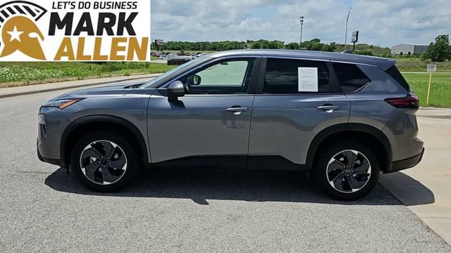 Used 2025 Nissan Rogue SV FWD image 5