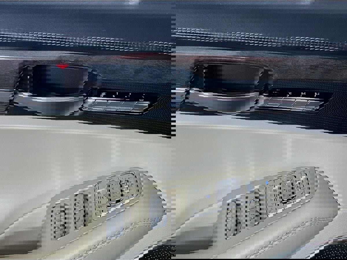 Used 2017 Genesis G90 5.0 Ultimate image 23