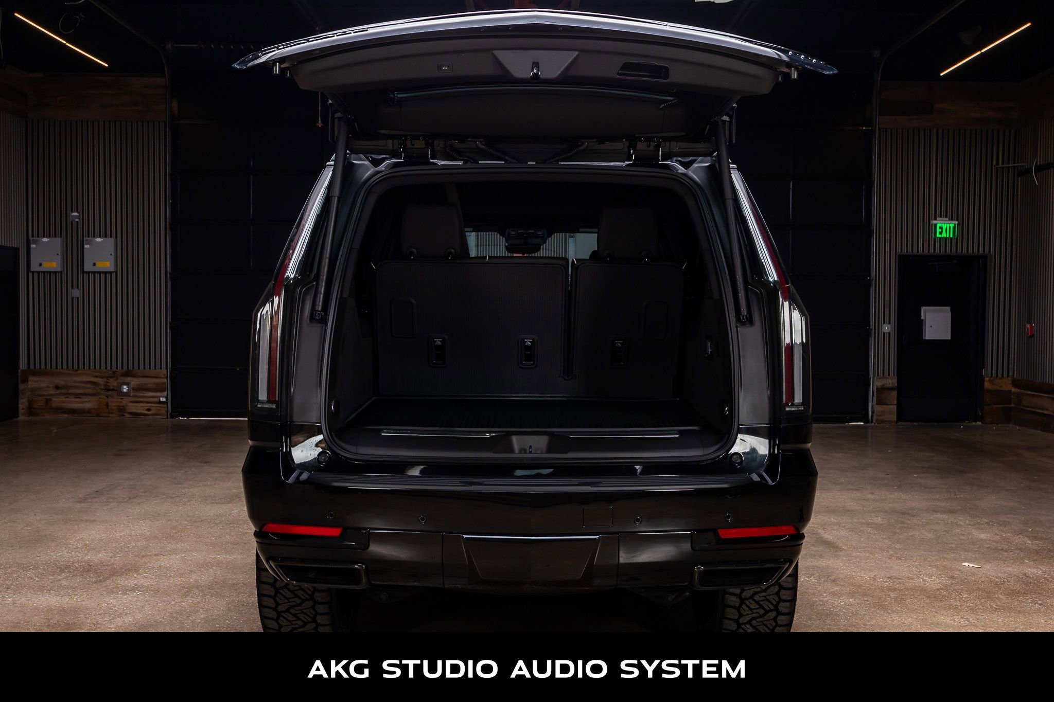 Used 2026 Cadillac Escalade ESV Sport w/ LPO, ONYX Package AWD/4WD image 9