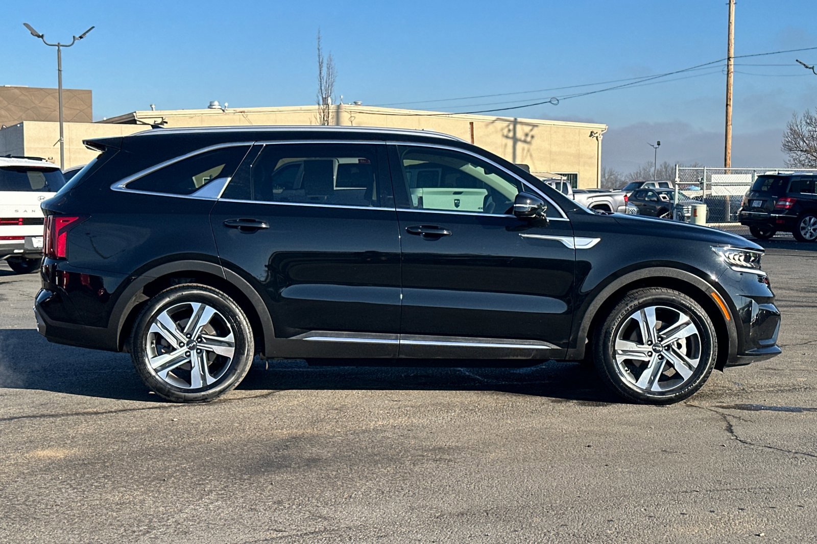 Used 2023 Kia Sorento EX image 3
