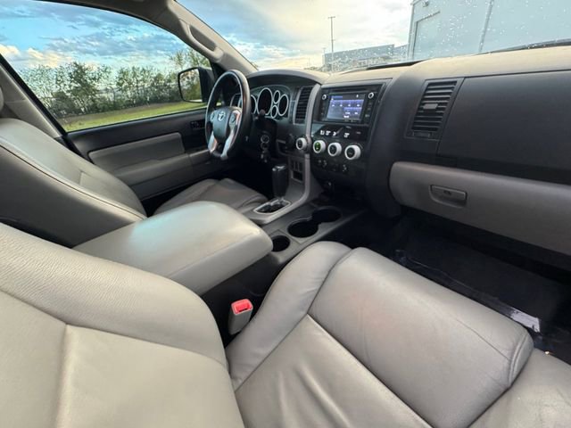 Used 2017 Toyota Sequoia SR5 w/ Premium Package RWD image 32