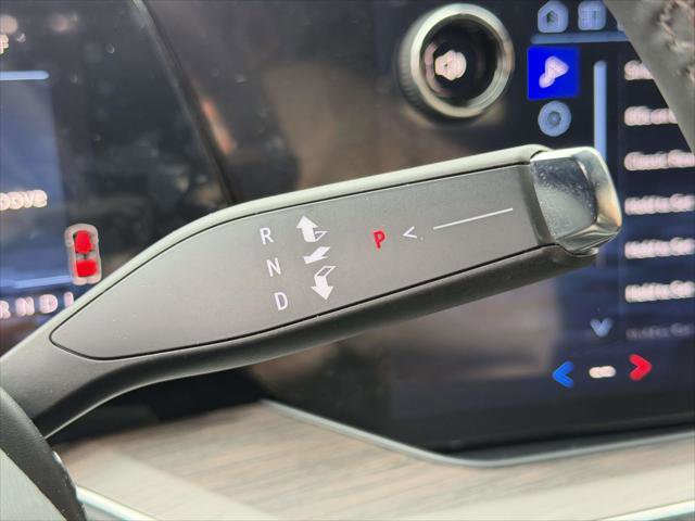 Used 2025 Chevrolet Suburban LS image 26