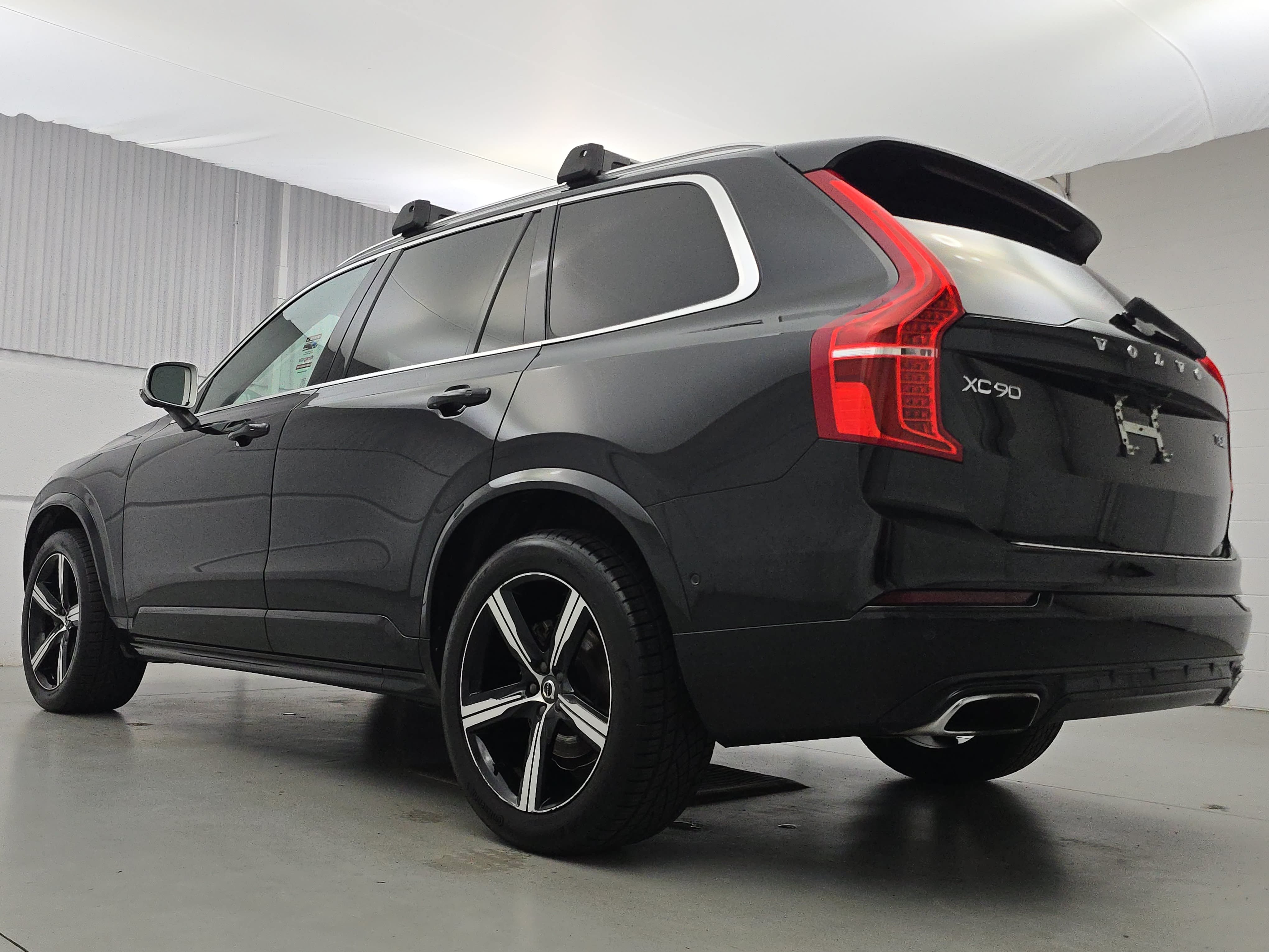 Used 2019 Volvo XC90 T6 R-Design w/ Advanced Package AWD/4WD image 3
