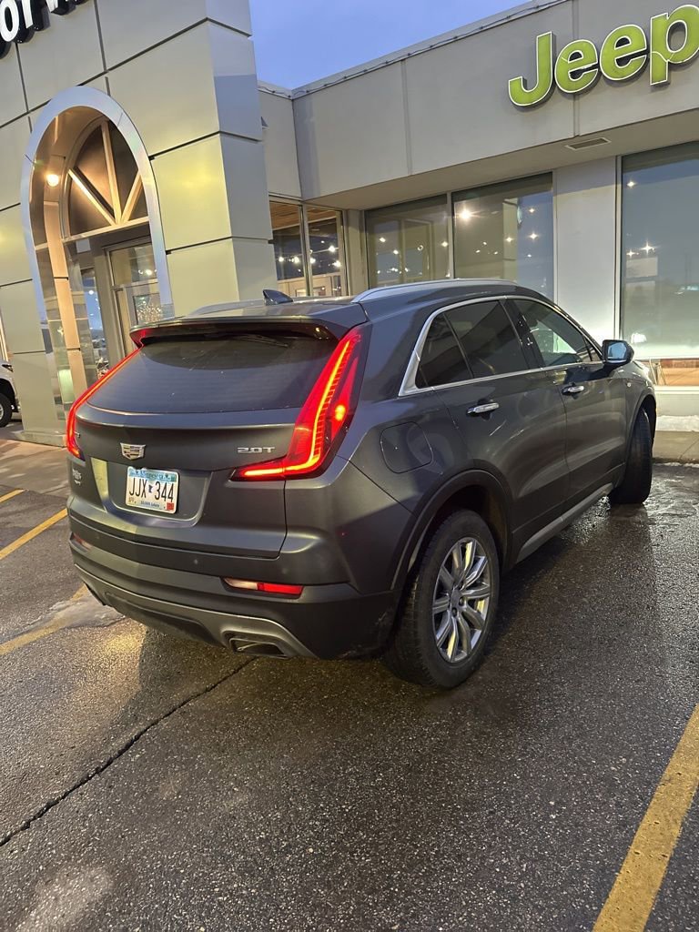 Used 2019 Cadillac XT4 Premium Luxury image 2