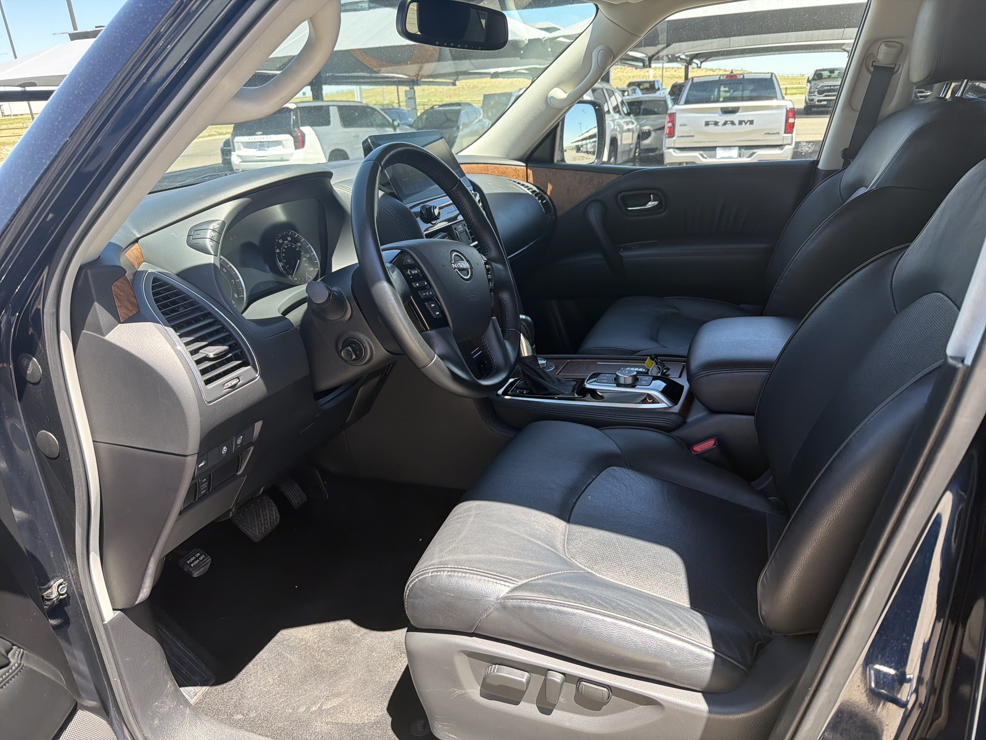 Used 2024 Nissan Armada SL w/ Captain's Chairs Package AWD/4WD image 21
