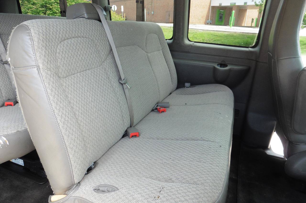 Used 2017 Chevrolet Express 3500 LT w/ LT Preferred Equipment Group RWD image 12