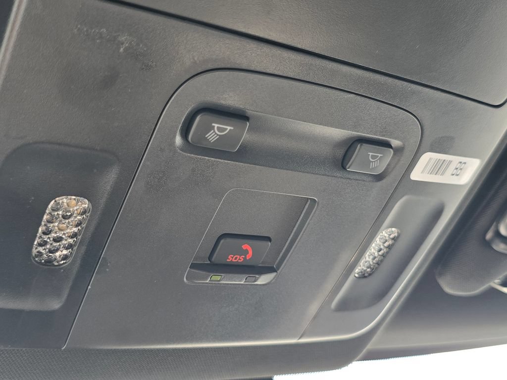 Used 2025 Toyota Camry SE FWD image 32